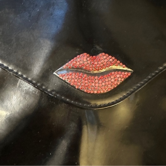 Kirna Zabete Large Clutch Wristlet • Black Patent • Red Rhinestone Kiss Lips - Picture 2 of 14